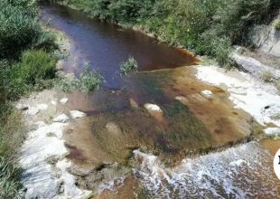 Κρήτη: Ανησυχία για τα μαύρα υγρά στον ποταμό Γιόφυρο