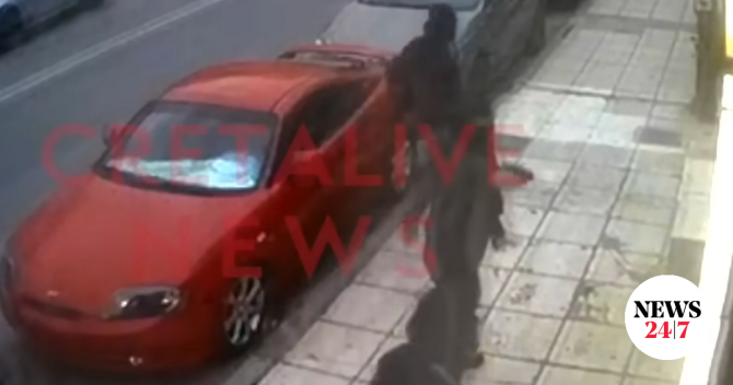 Ηράκλειο: “Έφαγαν” πόρτα σε μπαρ – Γύρισαν με πιστόλι και μαχαίρι και τραυμάτισαν εργαζόμενο