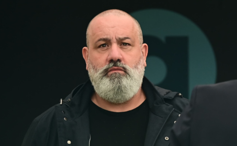 Κάτσε ήσυχα Κωστάκη: Έξαλλος με το… πικάρισμα-απάντηση των φίλων της ΑΕΚ στον Μεντιλίμπαρ