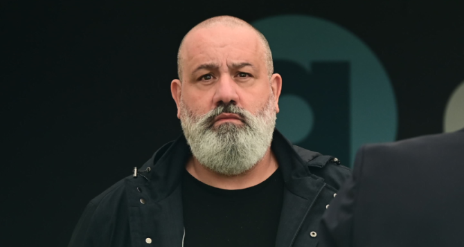 Κάτσε ήσυχα Κωστάκη: Έξαλλος με το… πικάρισμα-απάντηση των φίλων της ΑΕΚ στον Μεντιλίμπαρ