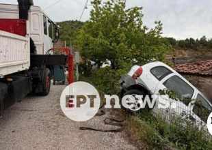 Καστοριά: Αυτοκίνητο “προσγειώθηκε” σε αυλή σπιτιού