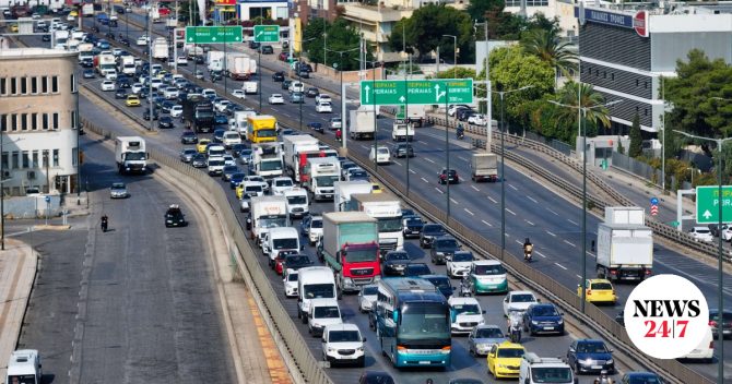Kίνηση στους δρόμους: Απέραντο ”πάρκινγκ” ο Κηφισός λόγω τροχαίου
