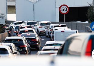 Καραμπόλα 3 οχημάτων στην Αττική Οδό – Πάνω από 30 λεπτά οι καθυστερήσεις