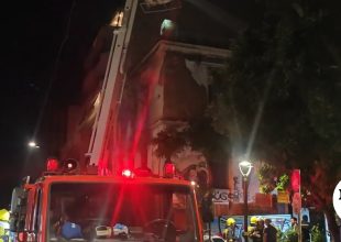 Φωτιά σε εγκαταλελειμμένο κτίριο στο Κουκάκι
