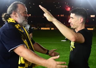 Ο Μάνταλος γράφει ιστορία: Κατέκτησε το τρίτο πρωτάθλημα και μπαίνει δίπλα σε μεγάλες μορφές