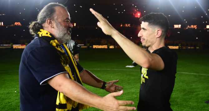 Ο Μάνταλος γράφει ιστορία: Κατέκτησε το τρίτο πρωτάθλημα και μπαίνει δίπλα σε μεγάλες μορφές