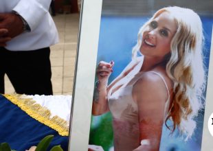 Γωγώ Μαστροκώστα: Σε κλίμα οδύνης η κηδεία της –