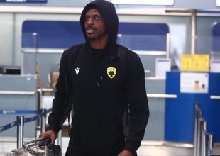 Στιγμές από την αναχώρηση της Βασίλισσας για Ισπανία (ΦΩΤΟ)