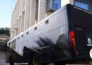 ΟΠΕΚΕΠΕ: Στην Αθήνα μεταφέρονται οι 17 συλληφθέντες από τη Θεσσαλονίκη