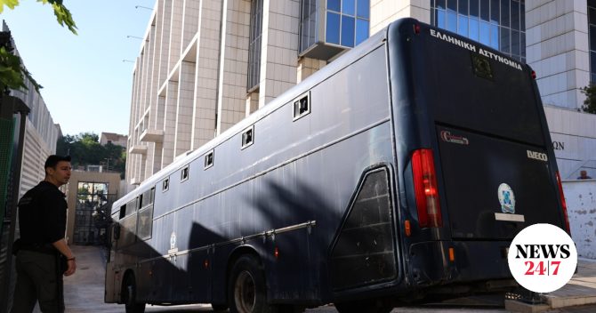 ΟΠΕΚΕΠΕ: Στην Αθήνα μεταφέρονται οι 17 συλληφθέντες από τη Θεσσαλονίκη
