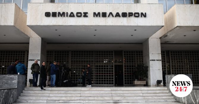 Τέμπη: Στον Άρειο Πάγο συγγενείς θυμάτων – Ζητούν αναβάθμιση της κατηγορίας σε βάρος του Καραμανλή