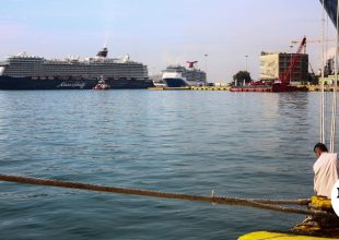 Ρύπανση από κρουαζιερόπλοιο στον Πειραιά