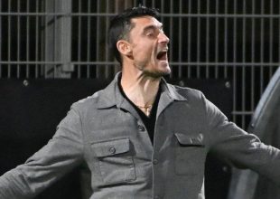 Ριέρα σε δημοσιογράφους: “Δεν είμαι μαριονέτα, είμαι προπονητής και απαιτώ σεβασμό”