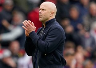 Σλοτ: “Καμία έκπληξη το ότι με παρέμβαση του VAR η απόφαση είναι εναντίον μας, αυτό συμβαίνει όλη τη σεζόν”