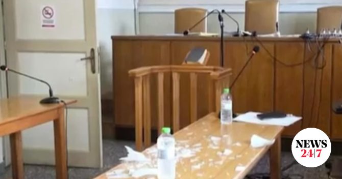 Βέροια: Φωτιστικό έπεσε στο κεφάλι δικηγόρου μέσα στο Πρωτοδικείο Νάουσας
