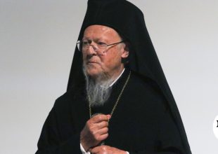 Στη Βουλή ο Οικουμενικός Πατριάρχης Βαρθολομαίος μετά από 27 χρόνια