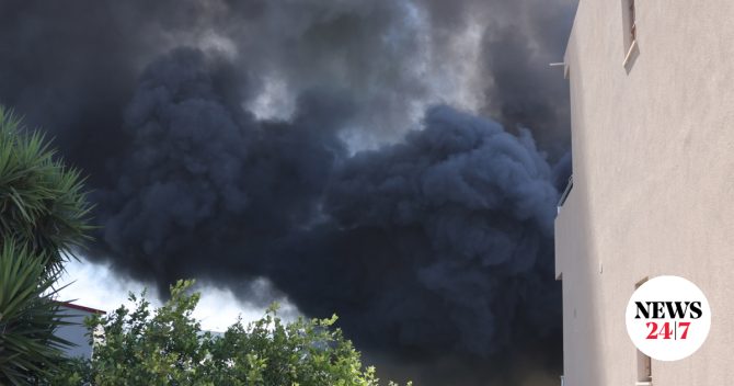 Ηράκλειο: Συνεχίζεται η μάχη με τις φλόγες – Δύο επιχειρήσεις καταστράφηκαν, ζημιές και σε σπίτια