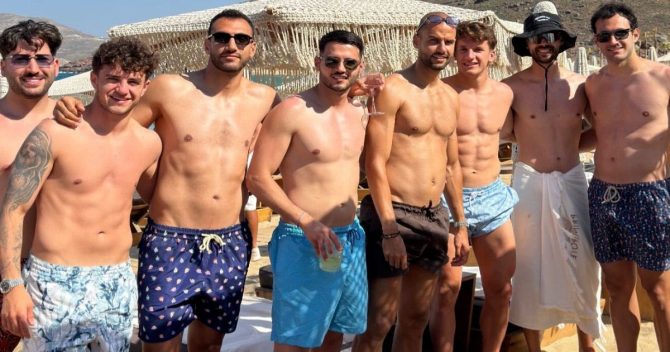 Ο Βαγγέλης Παυλίδης έκανε bachelor party στη Μύκονο με Τζόλη, Ζαφείρη, Χατζηδιάκο και τον αδερφό του, Βασίλη