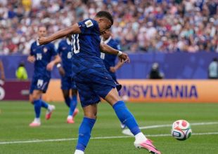 Γαλλία – Ιράκ: Ο Εμπαπέ με κεραυνό το 1-0 των μπλε, έπιασε τον Ρονάλντο σε γκολ στα τελικά του Μουντιάλ