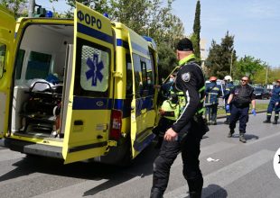 Χαλκίδικη: Πρώτα ανετράπη το αυτοκίνητό του, έπειτα παρασύρθηκε ως πεζός από δύο άλλα οχήματα