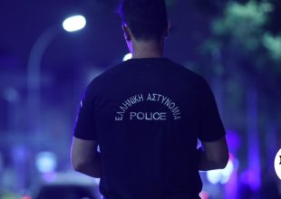 Συνελήφθη αξιωματικός του Α.Τ. Ασπροπύργου γιατί άσκησε βία σε κρατούμενο
