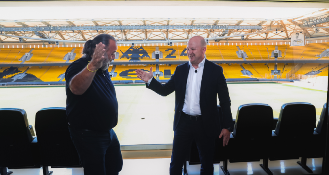 Φωτογραφίες απ’ τις υπογραφές του Νίκολιτς για την επέκταση του συμβολαίου του Φωτογραφίες απ’ τις υπογραφές του Νίκολιτς για την επέκταση του συμβολαίου του