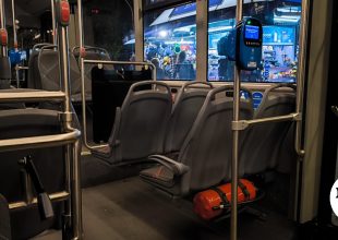 Άνω Λιόσια: Αστικό λεωφορείο έπεσε σε κολώνα