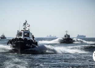 Λουτράκι: Σε εξέλιξη μεγάλη επιχείρηση για τον εντοπισμό αγνοούμενου στη θάλασσα
