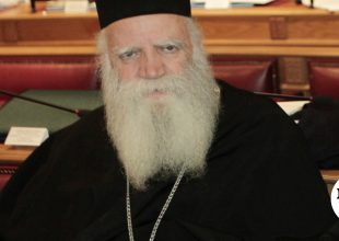 Μητροπολίτης Κυθήρων: Δωρίζει μέρος της αύξησης του μισθού για στέγαση γιατρών και εκπαιδευτικών