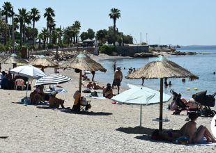 Ανάβυσσος: Συνελήφθη 72χρονος για παράνομη κατάληψη παραλίας