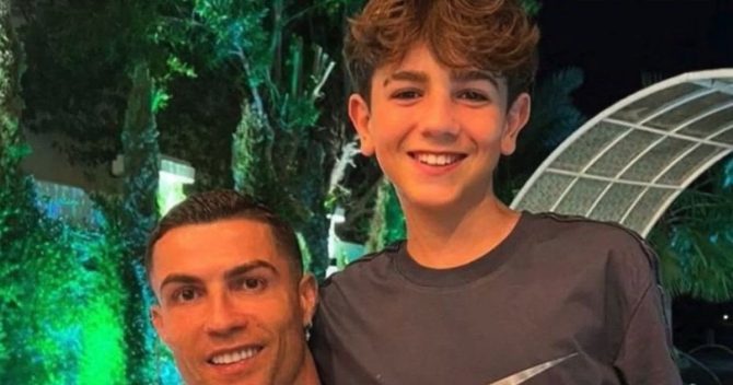 Κριστιάνο Ρονάλντο: Στα βήματα του CR7 ο ανιψιός του – Υπέγραψε το πρώτο του συμβόλαιο με την Γκιμαράες