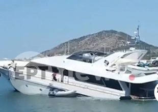 Μερική βύθιση ιδιωτικού σκάφους στη μαρίνα Σαλαμίνας