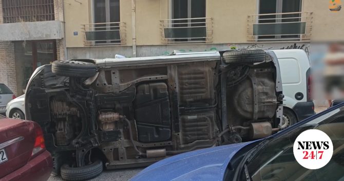 Τροχαίο με ανατροπή αυτοκινήτου στην πλατεία Κολιάτσου