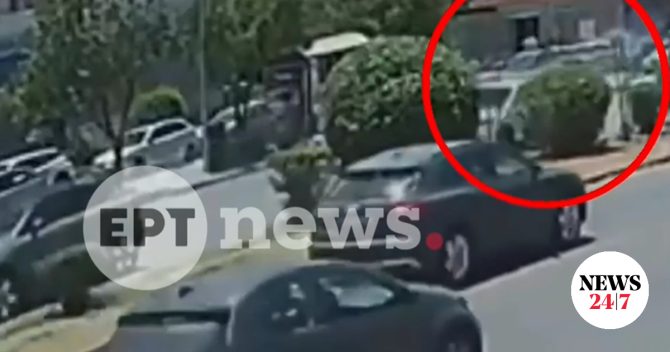 Χολαργός: Η στιγμή που οδηγός πέφτει σε αυτοκίνητα και επιχειρεί να διαφύγει με λεωφορείο