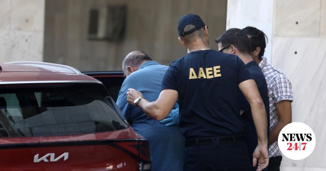 Ασπρόπυργος: Στην Ευελπίδων οι συλληφθέντες για τη φονική φωτιά στην επιχείρηση ανταλλακτικών
