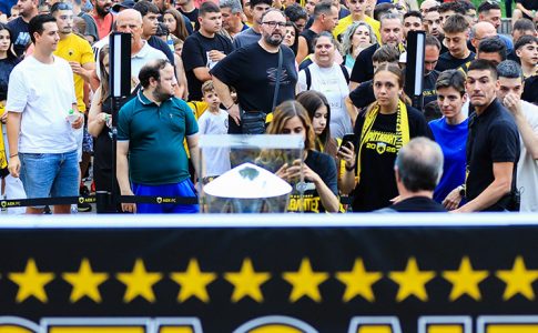 Το Τρόπαιο της πρωταθλήτριας ΑΕΚ στην Καρδίτσα! (VID & PICS)