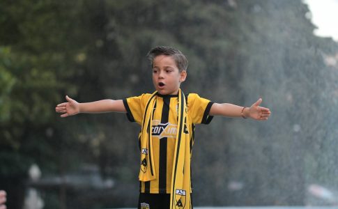 Το Τρόπαιο της πρωταθλήτριας ΑΕΚ αποθεώθηκε στις Σέρρες! (VID & PICS)