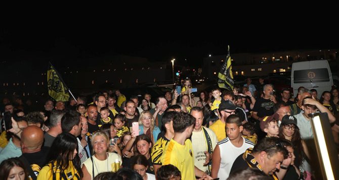 Αποθέωση για το Τρόπαιο της ΑΕΚ στη Σαντορίνη (pics) Αποθέωση για το Τρόπαιο της ΑΕΚ στη Σαντορίνη (pics)