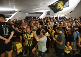 Αποθέωση για το Τρόπαιο της ΑΕΚ στη Λευκωσία!