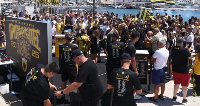 Το τρόπαιο της πρωταθλήτριας ΑΕΚ ταξίδεψε στην Άνδρο (VIDEO)