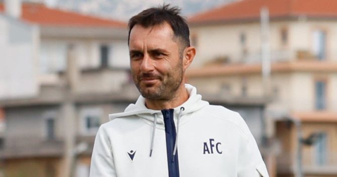 Αντωνόπουλος: “Ξέρω ότι η ευθύνη είναι πάρα πολύ μεγάλη, περιμένουμε ακόμη 2-3 κινήσεις στο επιθετικό κομμάτι”