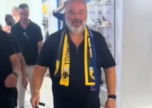 Εκπληκτικό VIDEO: Ο Μάριος Ηλιόπουλος έβγαλε βόλτα πανέμορφη σκυλίτσα στη Μύκονο!