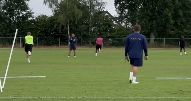 Η κόντρα Βίντα – Ζίνι έκλεψε την παράσταση (VID)