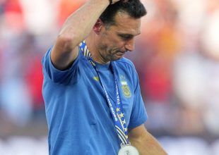 Σκαλόνι: “Δεν ξέρω αν θα καταφέρουμε κάτι μεγαλύτερο, πονάει η ψυχή μου”
