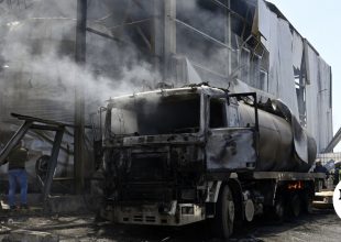 Απολογούνται οι τρεις συλληφθέντες για την έκρηξη σε εργοστάσιο στα Εξαμίλια