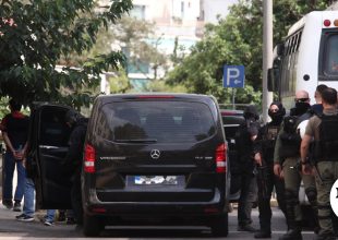 Marfin: Η φωτογραφία από το 2009, η ομάδα των “12” και οι ρόλοι