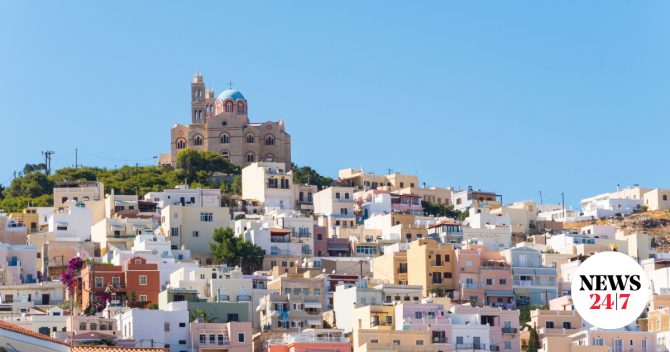 Σύρος: Θρίλερ με τη 41χρονη που μαχαιρώθηκε πισώπλατα – Τι ισχυρίζεται το ζευγάρι που κρατείται