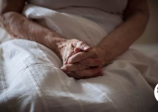 Βούλα: Της είπαν ότι είχε δήθεν διαρροή ρεύματος και της άρπαξαν 200.000 ευρώ