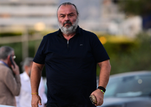 Πάντα δίπλα στη νεολαία ο Μάριος Ηλιόπουλος – Με δωρεά του ανασκευάστηκαν δυο σχολικά γήπεδα