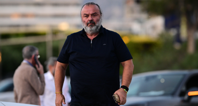 Πάντα δίπλα στη νεολαία ο Μάριος Ηλιόπουλος – Με δωρεά του ανασκευάστηκαν δυο σχολικά γήπεδα